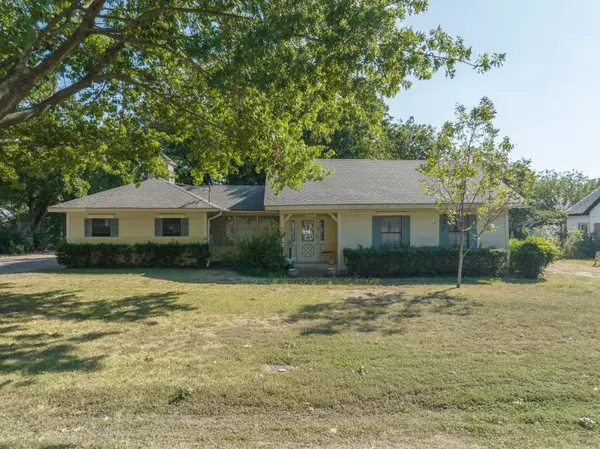 1218 Park Drive,  Hillsboro,  TX 76645