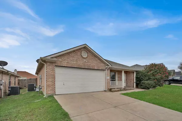 Arlington, TX 76002,348 Mesquite Hill Drive