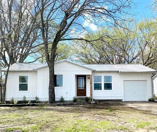 1407 Lynn Street, Bonham, TX 75418