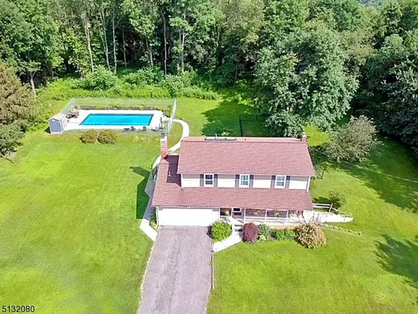 2 Angus Ln, Blairstown Twp., NJ 07825