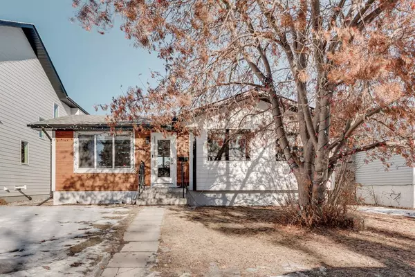 Calgary, AB T3E 1L7,2132 54 AVE SW