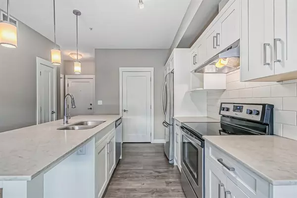 Calgary, AB T2X 4L2,20 Walgrove WALK SE #315