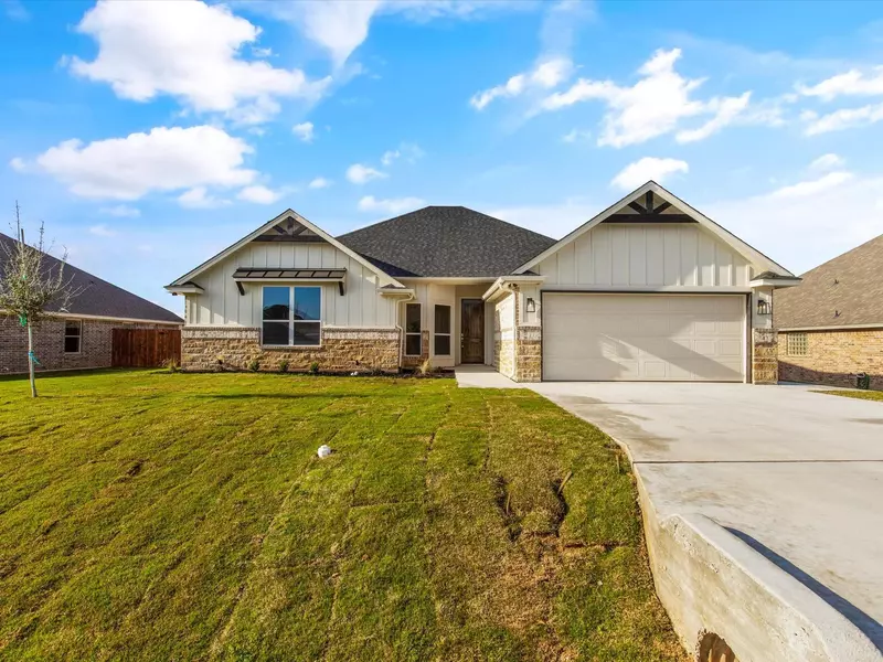 3003 Promenade Drive, Granbury, TX 76049