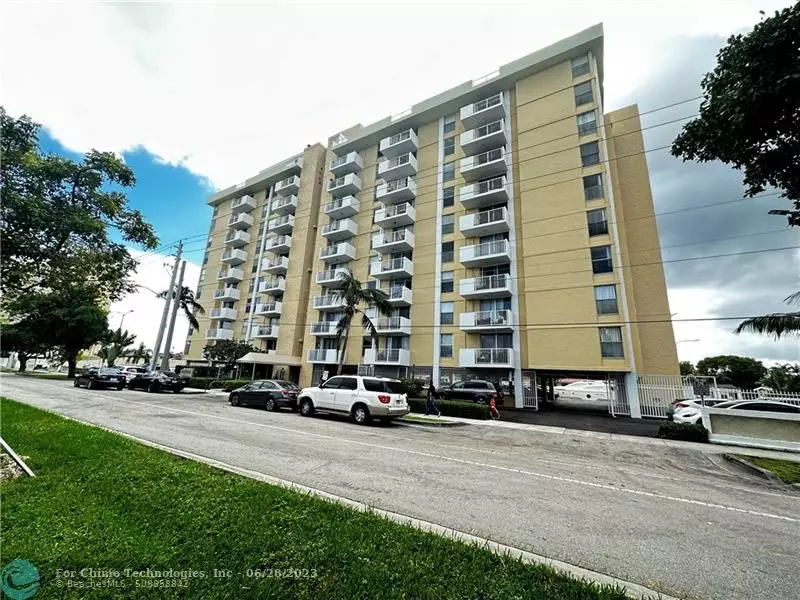 2020 NE 135th St  #509, North Miami, FL 33181