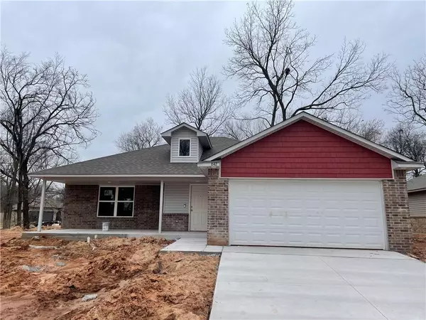 842 Highgarden Circle, Noble, OK 73068