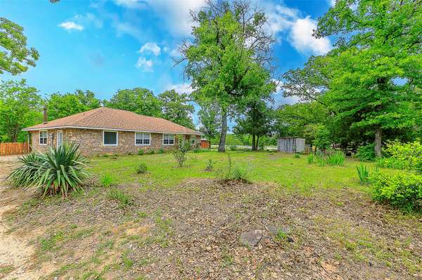 1906 Vz County Road 2901, Eustace, TX 75124