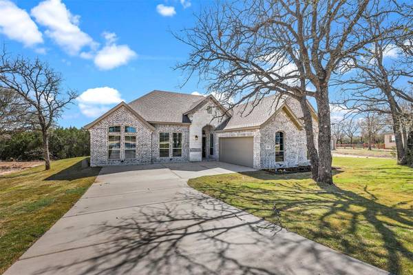 215 Cottongame Drive, Weatherford, TX 76088