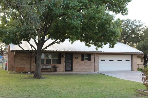 3411 Durham Avenue, Brownwood, TX 76801