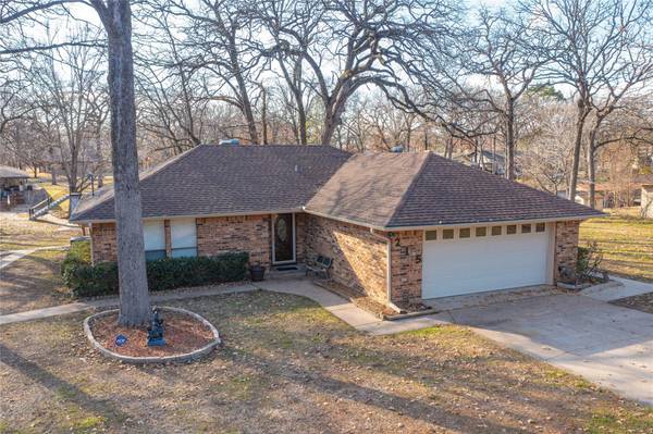 215 Lakeview Drive, Trinidad, TX 75163