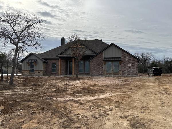 3004 English Court, Millsap, TX 76066