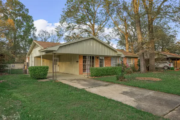 Shreveport, LA 71108,749 Woodmont Place