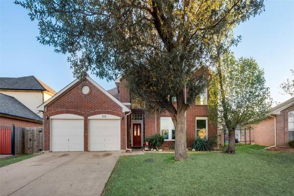 212 Ember Glen Drive, Arlington, TX 76018