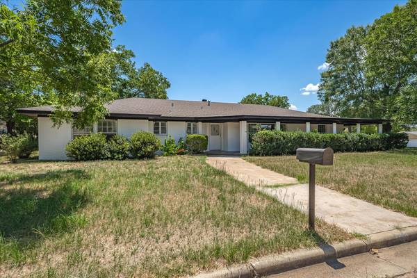 205 E Forest Street, Hawkins, TX 75765