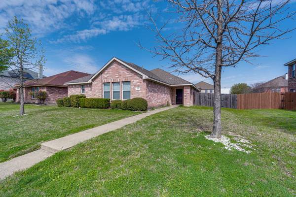 315 Quail Run Road, Red Oak, TX 75154