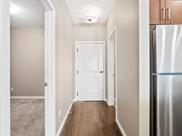 Calgary, AB T3M 2R1,10 Mahogany Mews SE #409