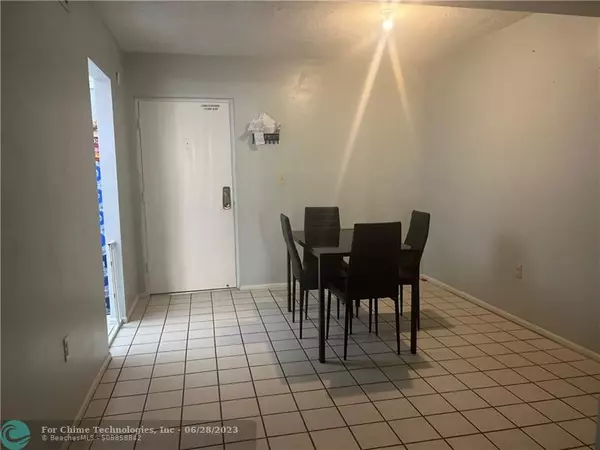 Plantation, FL 33313,1681 NW 70th Ave  #111