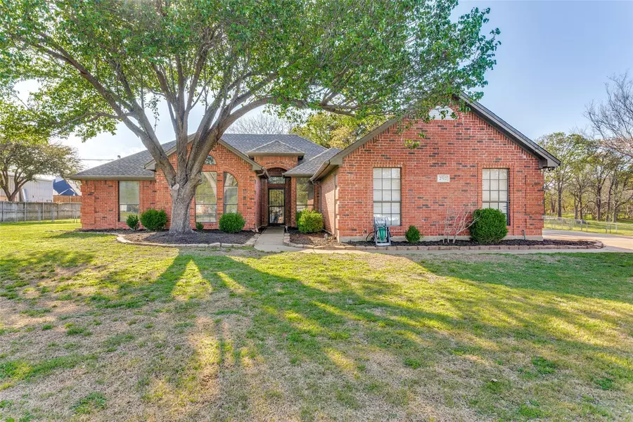 2512 Jewett Road, Burleson, TX 76028