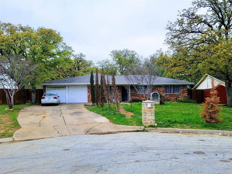 3405 Appletree Court, Forest Hill, TX 76140