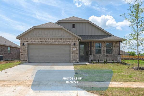 206 Maverick Trail, Valley View, TX 76272