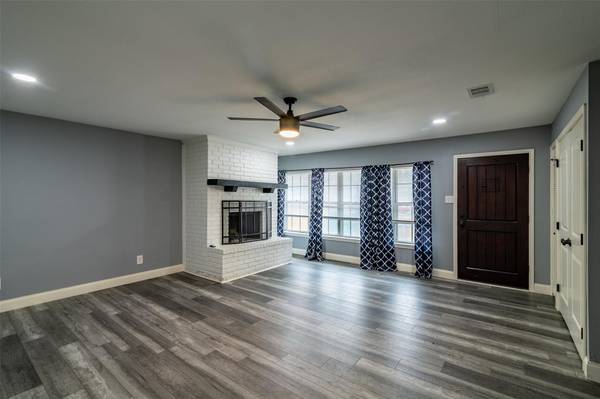 5728 Ammons Street, Haltom City, TX 76117