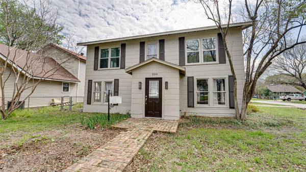 509 W Crockett Street, Ennis, TX 75119