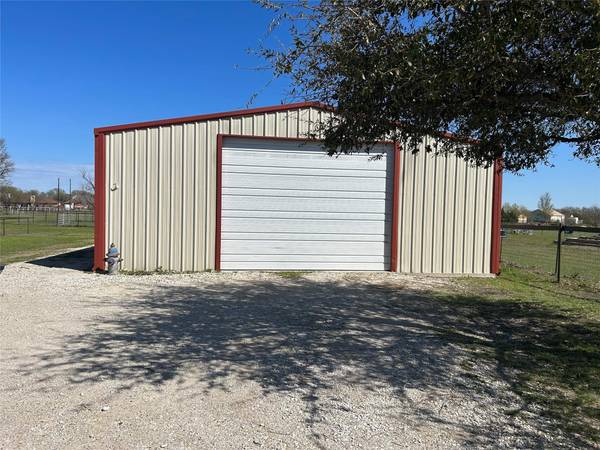 Rhome, TX 76078,211 Old Chisholm Trail