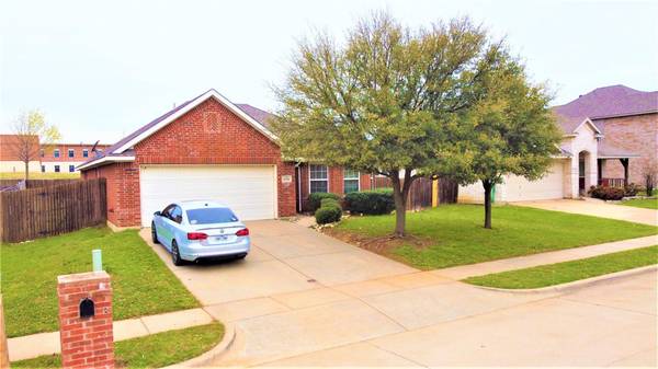 1016 Junegrass Lane, Crowley, TX 76036