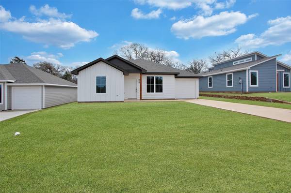 925 Ray Drive, Denison, TX 75020