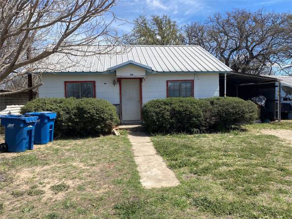 124 N Avenue D, Cross Plains, TX 76443