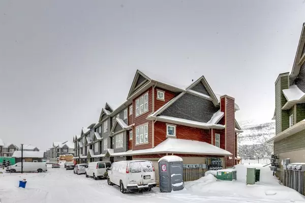 Calgary, AB T3M 3K8,282 Cranbrook SQ SE