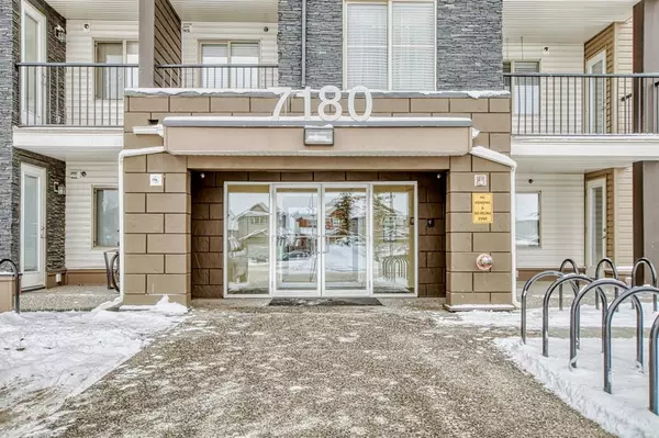 Calgary, AB T3J0N6,7180 80 AVE NE #303