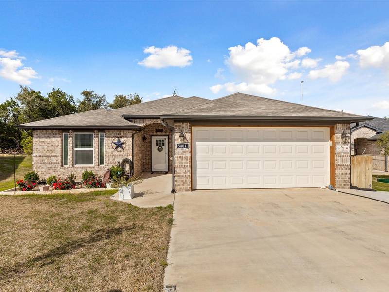 5401 Lamota Court, Granbury, TX 76048