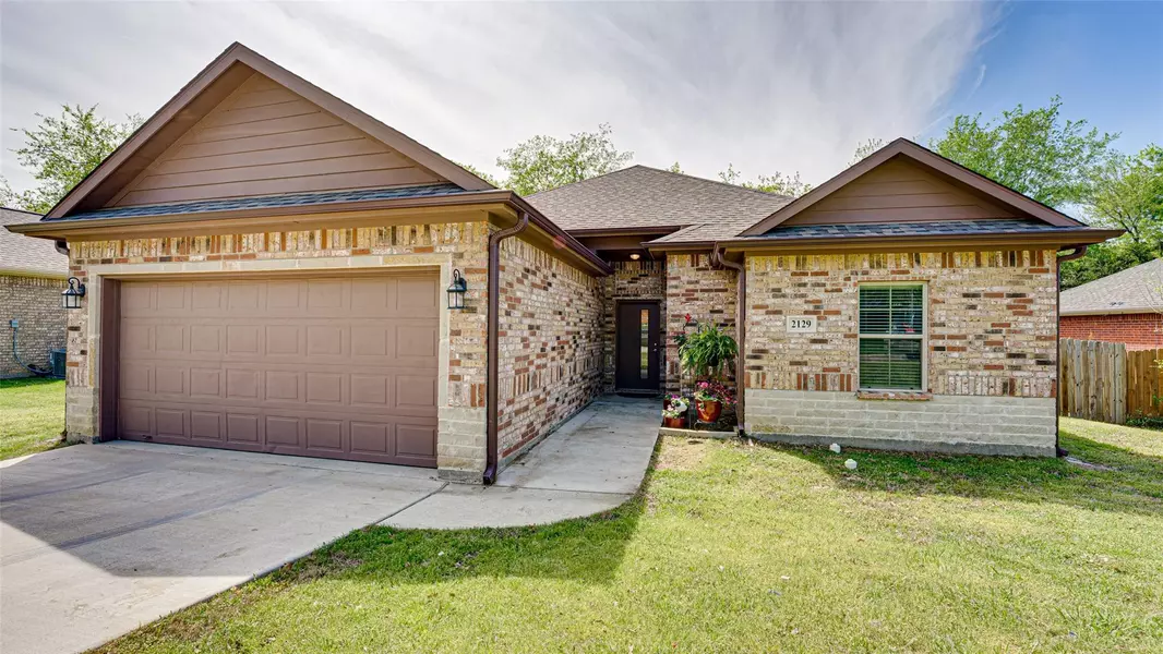 2129 Nottingham Drive, Kaufman, TX 75142