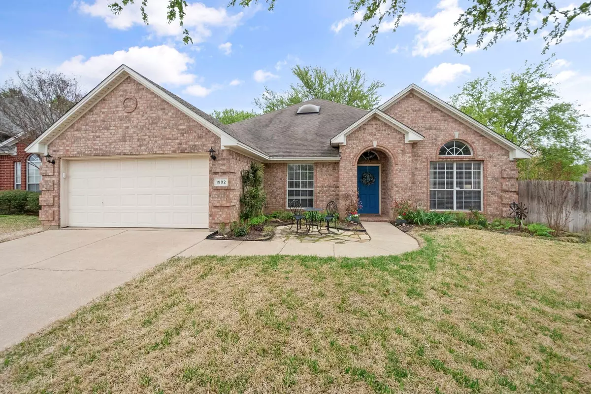 Arlington, TX 76001,1902 Alpaca Court