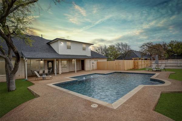 114 Devon Court,  Weatherford,  TX 76087