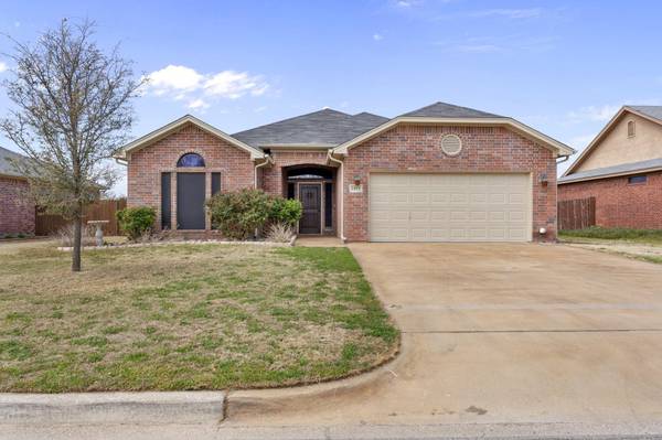 1851 Roadrunner Drive, Weatherford, TX 76088