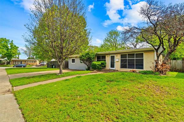 1814 John Smith Drive, Irving, TX 75061