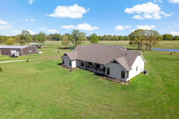 2122 County Road 4450, Avery, TX 75554