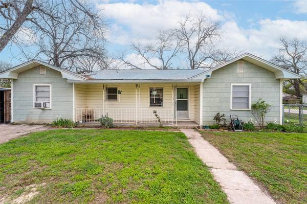 433 S Rusk Street, De Leon, TX 76444