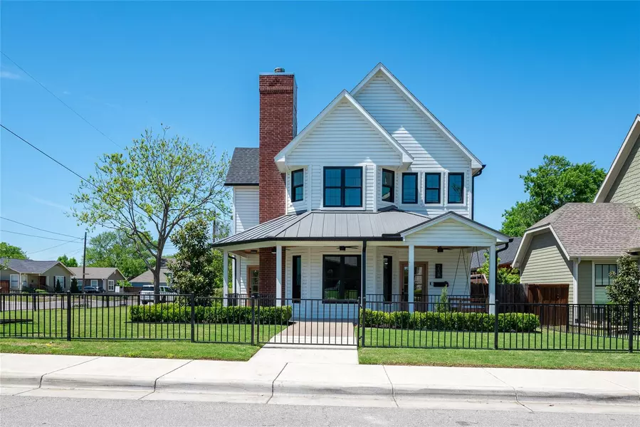 238 Austin Street, Grapevine, TX 76051