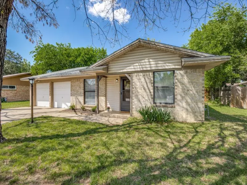 907 Kings Row, Denton, TX 76209