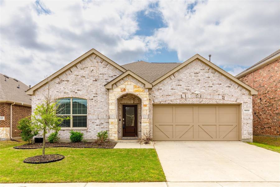 5832 Pensby Drive, Aubrey, TX 76227