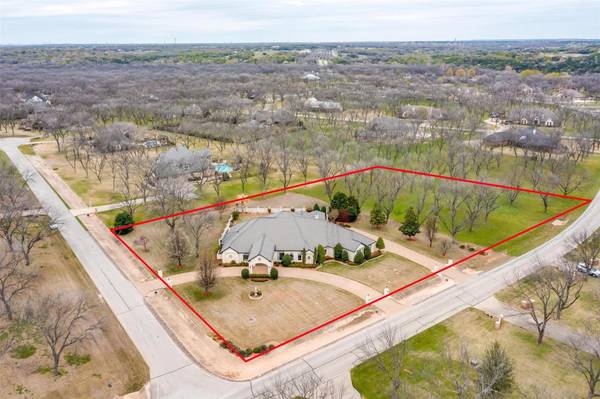 7400 Fox Fire Court, Granbury, TX 76049