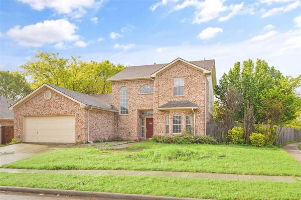 2210 Green Stone Drive, Arlington, TX 76001