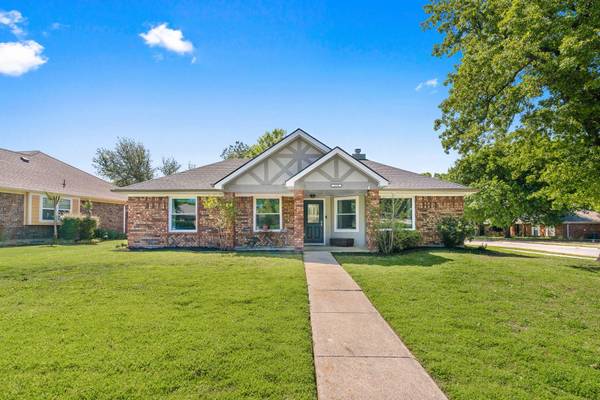 1558 Summerwind Lane, Lewisville, TX 75077