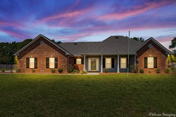 5908 Sunset Trace Drive, Keithville, LA 71047