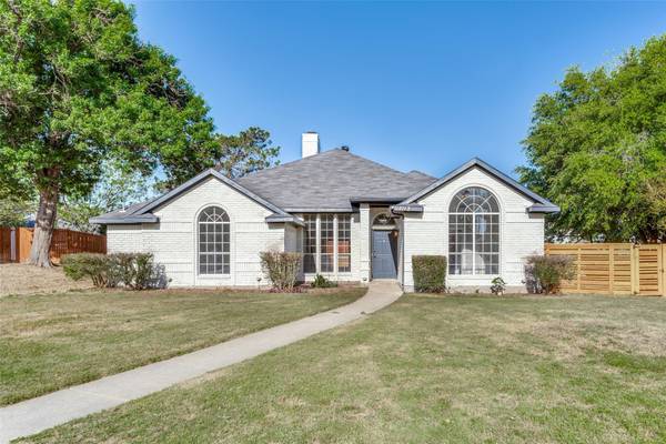 1112 Lexington Circle, Desoto, TX 75115