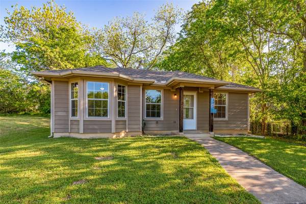 425 W Walker Street, Denison, TX 75020