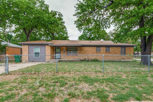 3000 Edith Lane, Haltom City, TX 76117