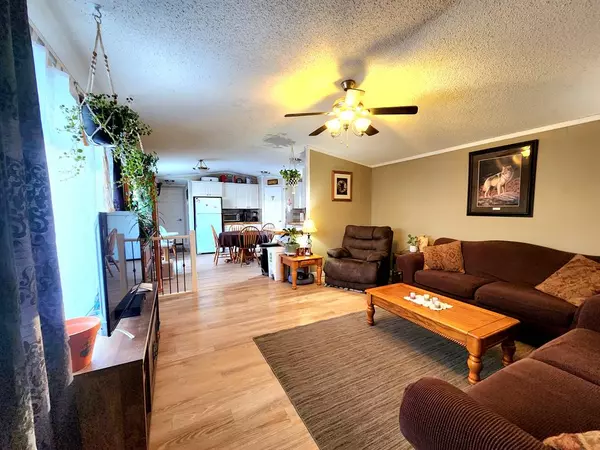 Grande Prairie, AB T8X 1V6,9003 87 AVE